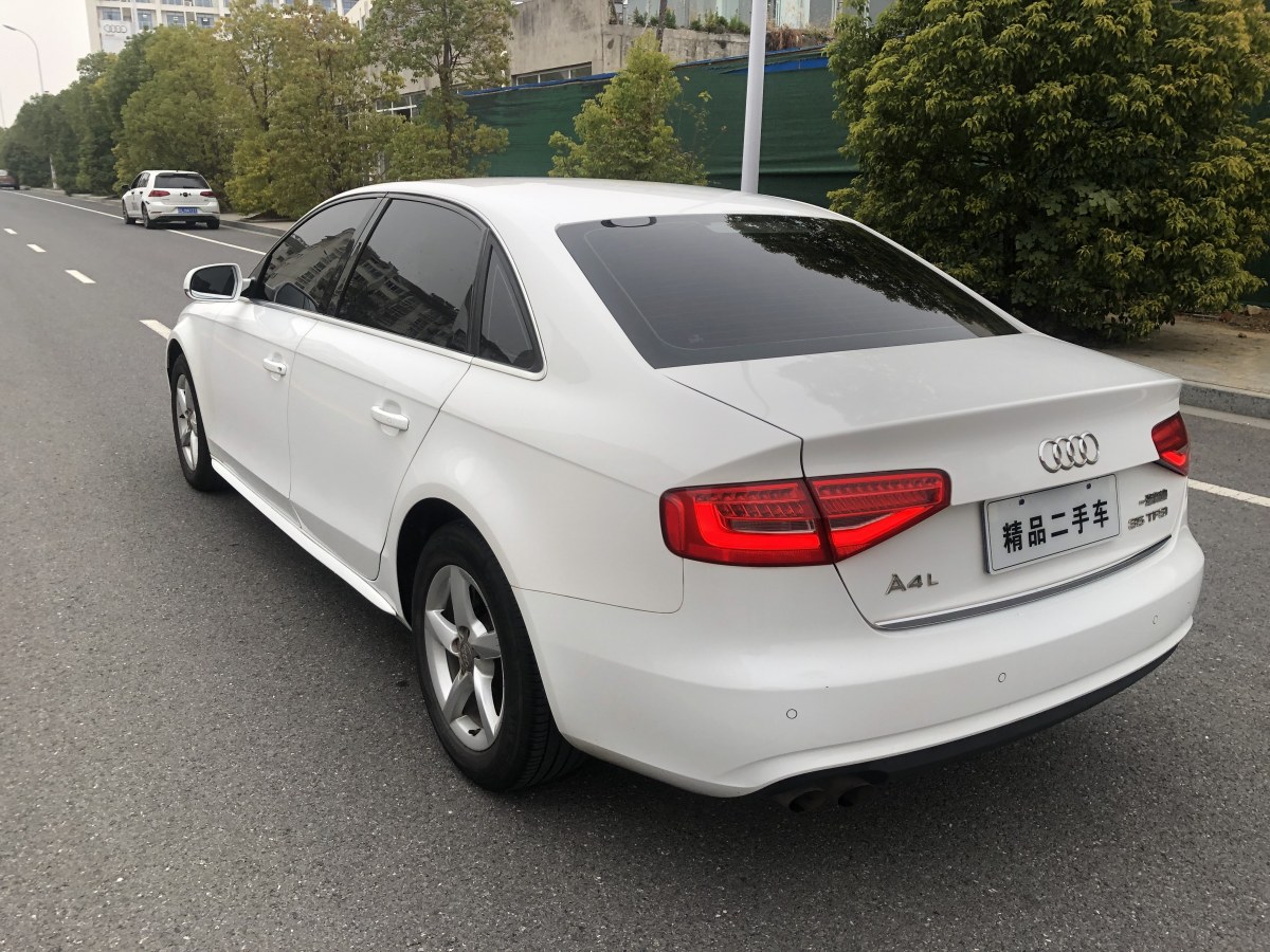 2013年8月奧迪 奧迪A4L  2013款 35 TFSI 自動舒適型