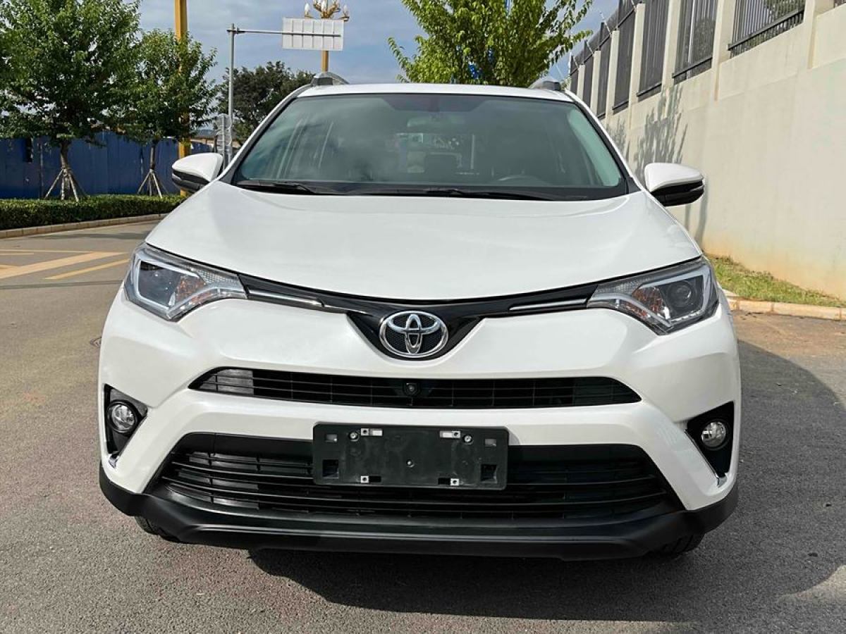 豐田 RAV4榮放  2018款 2.0L CVT兩驅(qū)風(fēng)尚X版圖片