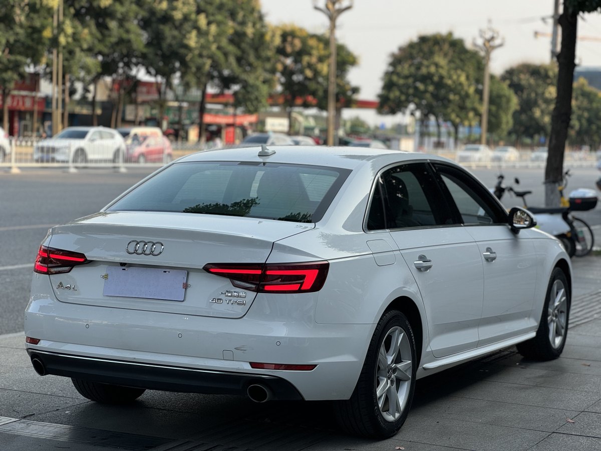 奧迪 奧迪A4L  2018款 30周年年型 40 TFSI 進(jìn)取型圖片