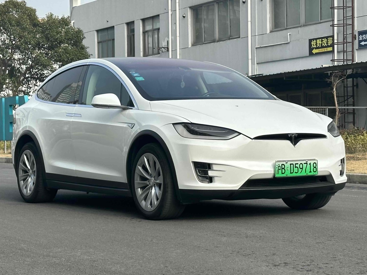 特斯拉 Model X  2016款 Model X 90D圖片