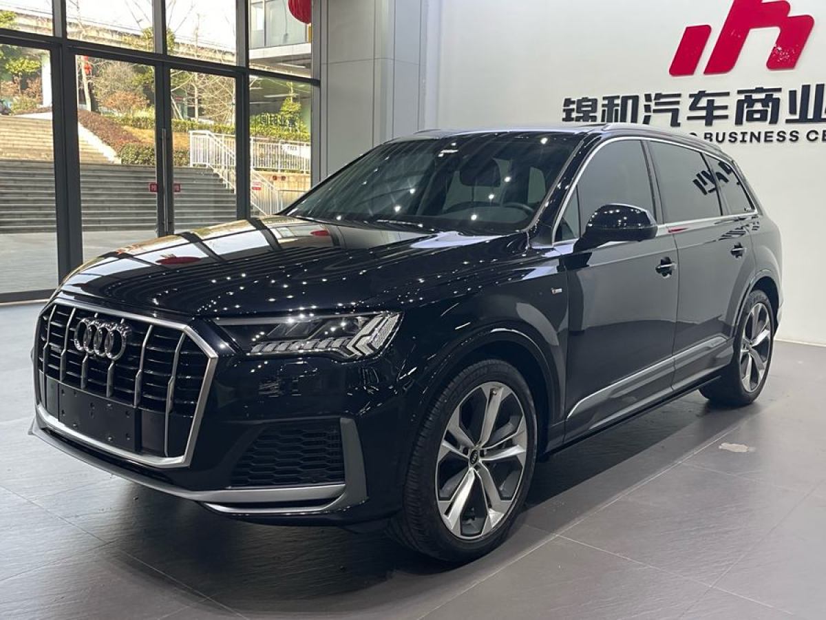 奧迪 奧迪Q7  2024款 55 TFSI quattro S line運(yùn)動(dòng)型圖片