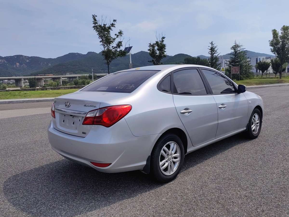 現(xiàn)代 悅動  2011款 1.6L 自動舒適型圖片