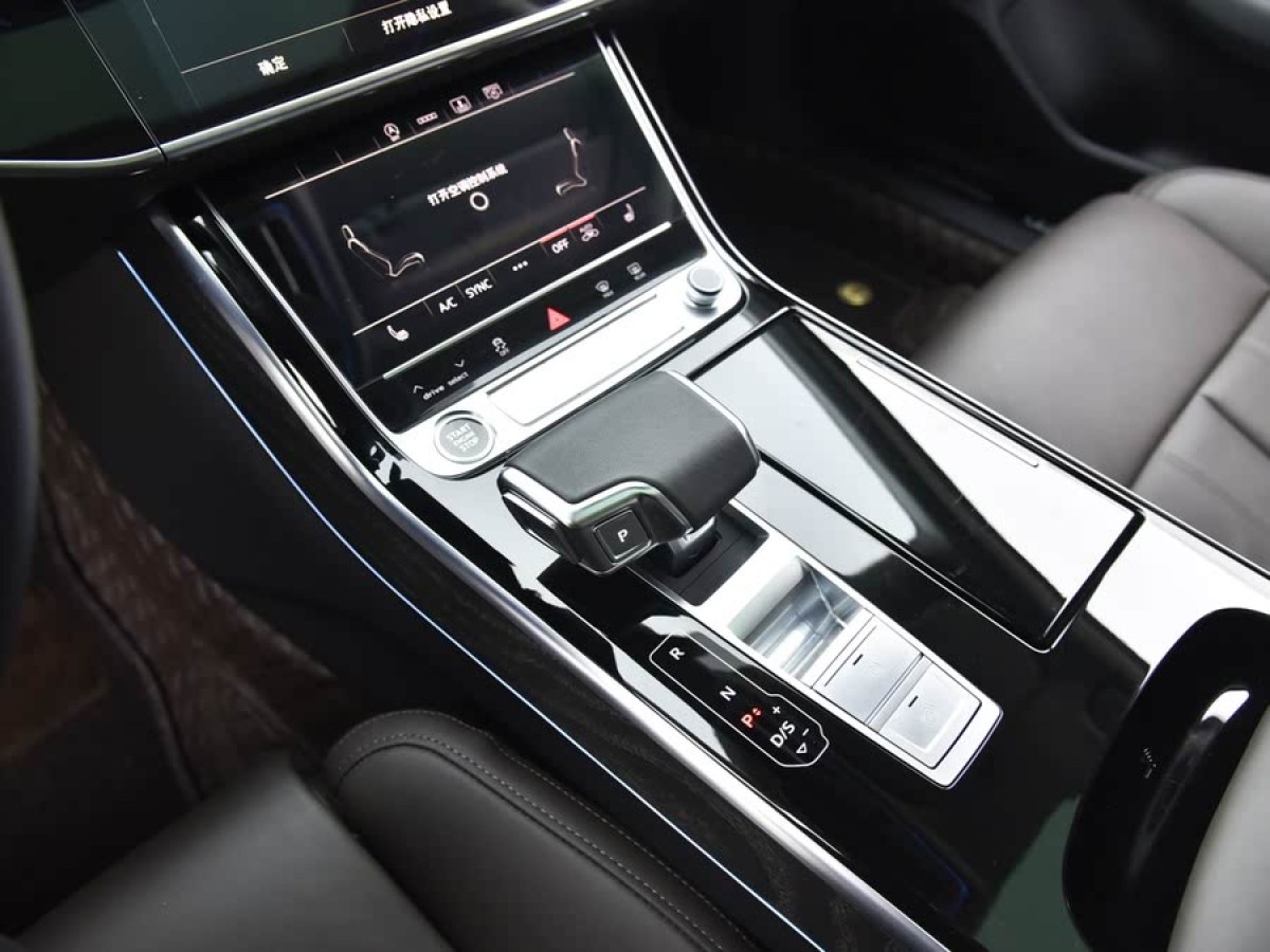 奧迪 奧迪A8  2023款 A8L 45 TFSI quattro 豪華型圖片