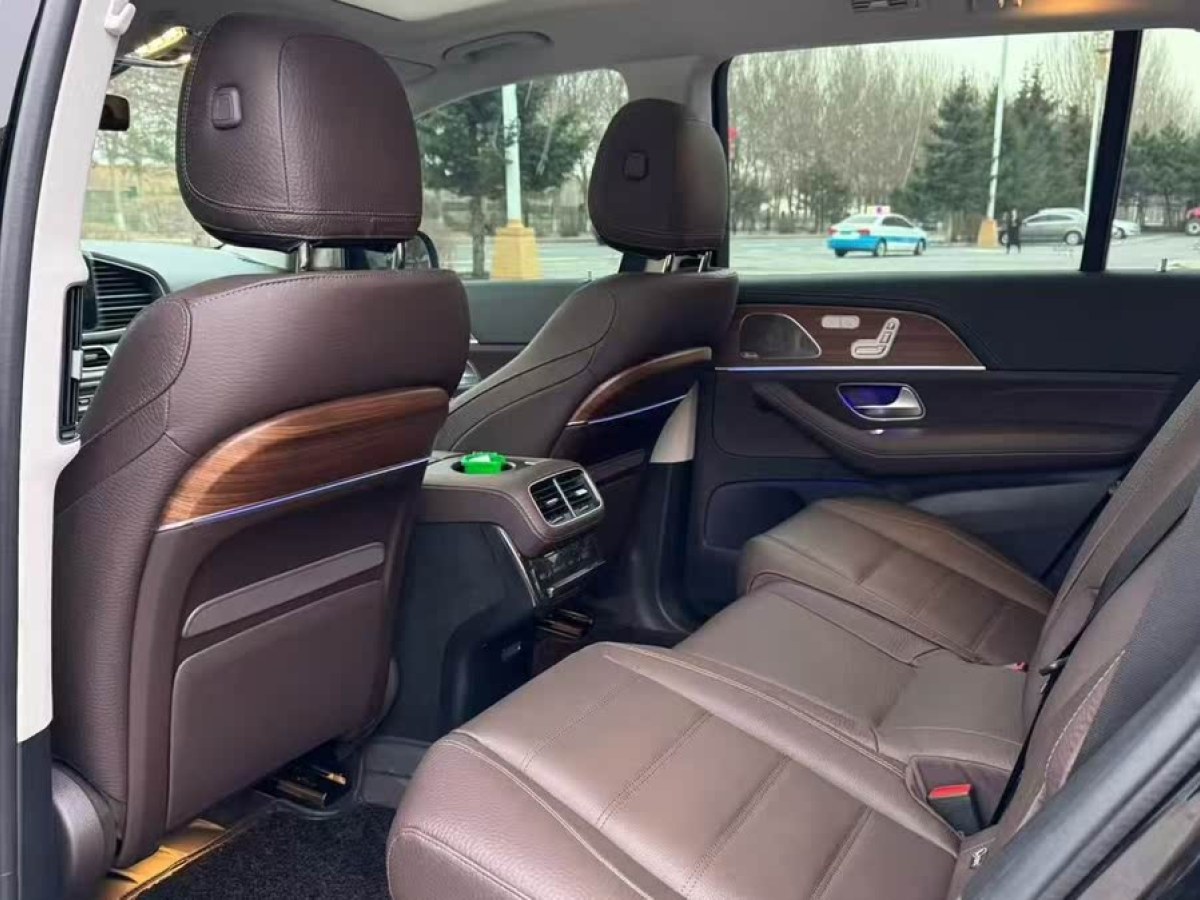 奔馳 奔馳GLS  2023款 改款 GLS 450 4MATIC 豪華型圖片