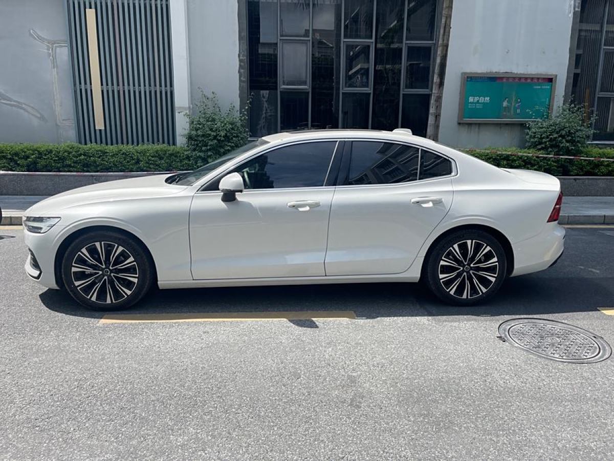 沃爾沃 S60L  2024款 B4 智遠(yuǎn)豪華版圖片