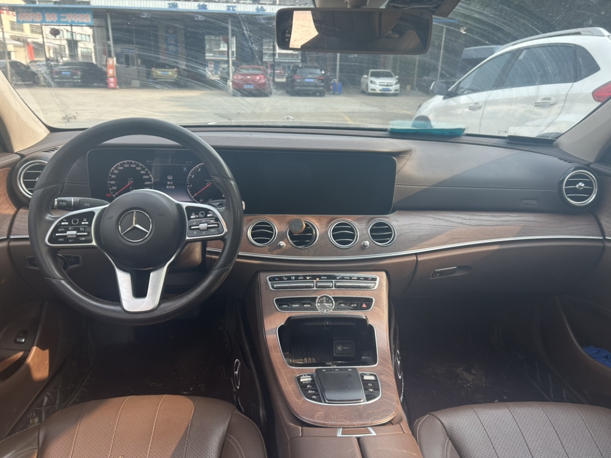 奔馳 奔馳E級  2019款 改款 E 300 L 豪華型圖片