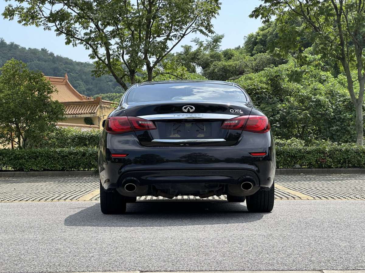 2019年3月英菲尼迪 Q70  2019款 Q70L 2.0T 精英版 PLUS