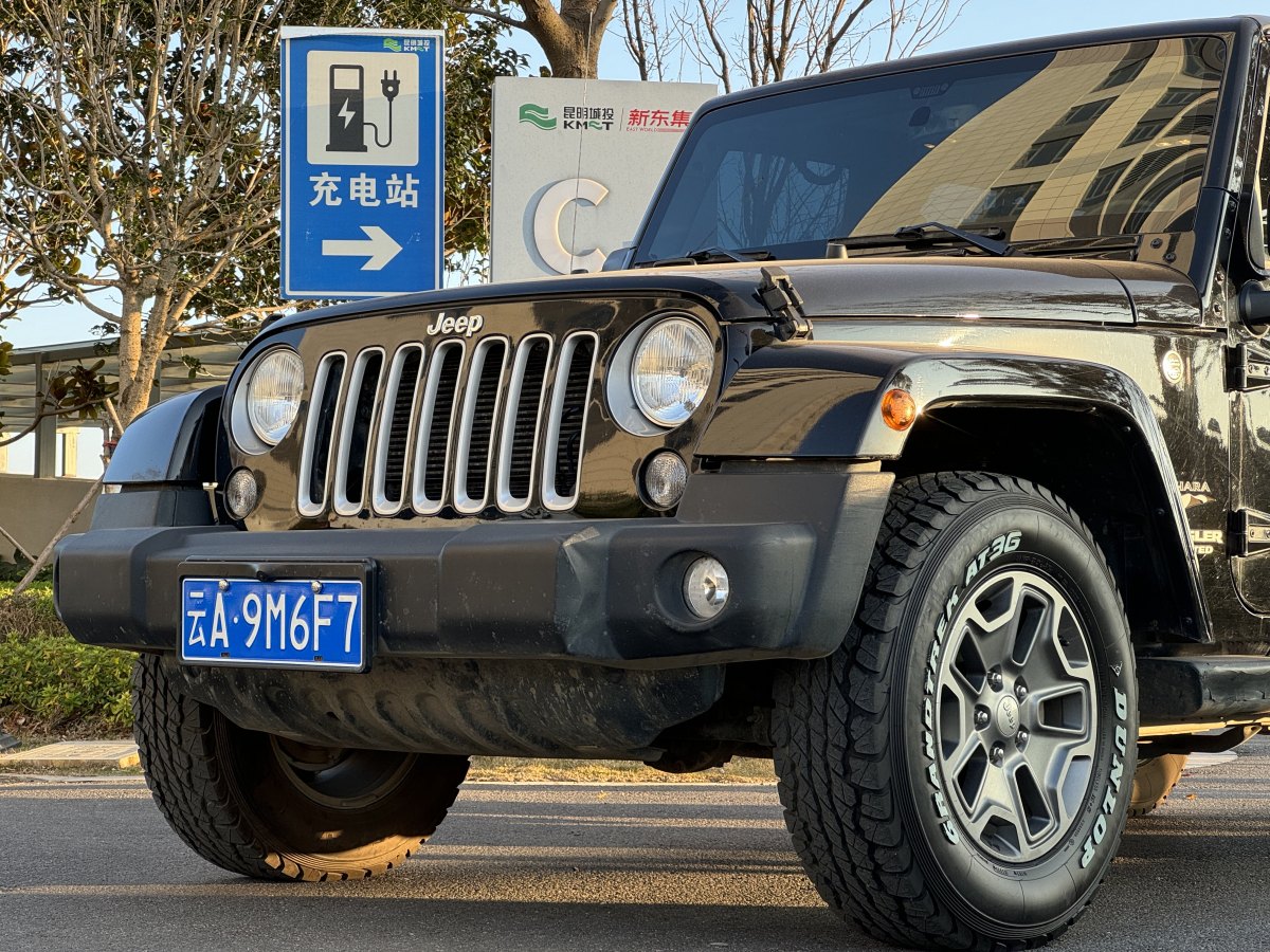 Jeep 牧馬人  2017款 3.0L Sahara 四門舒享版圖片