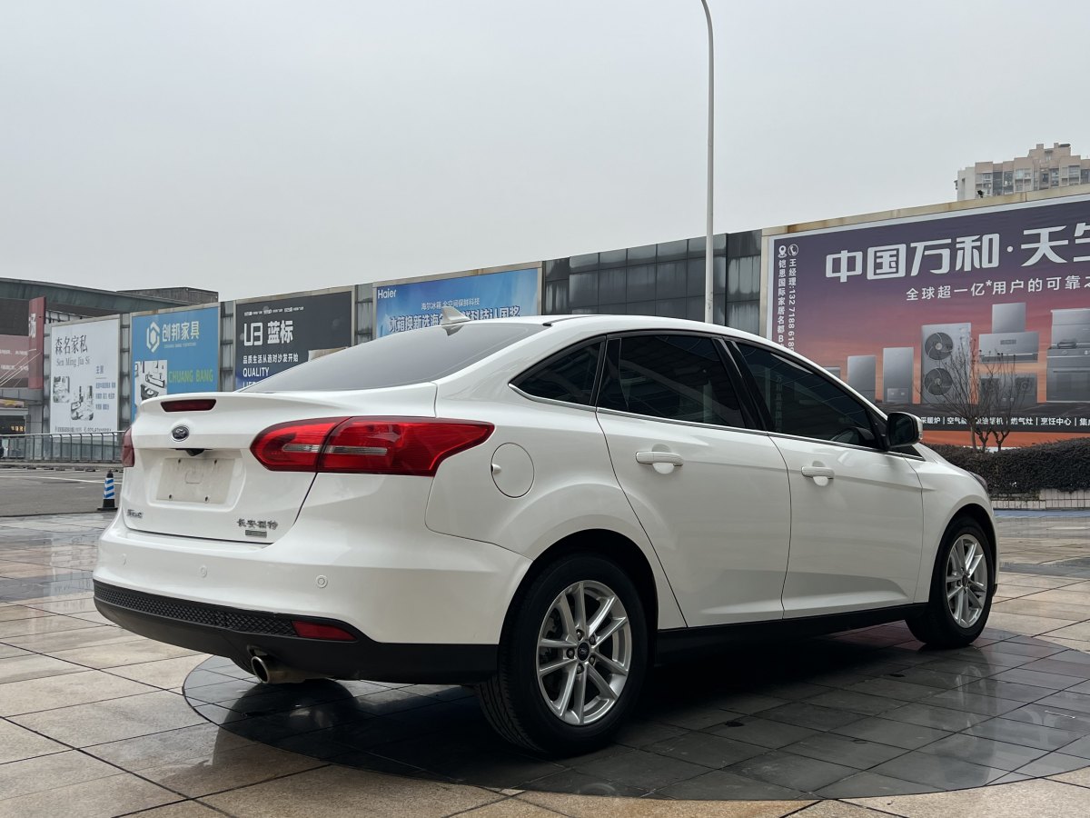 福特 ?？怂? 2018款 三廂經(jīng)典 EcoBoost 180 自動(dòng)精英型圖片