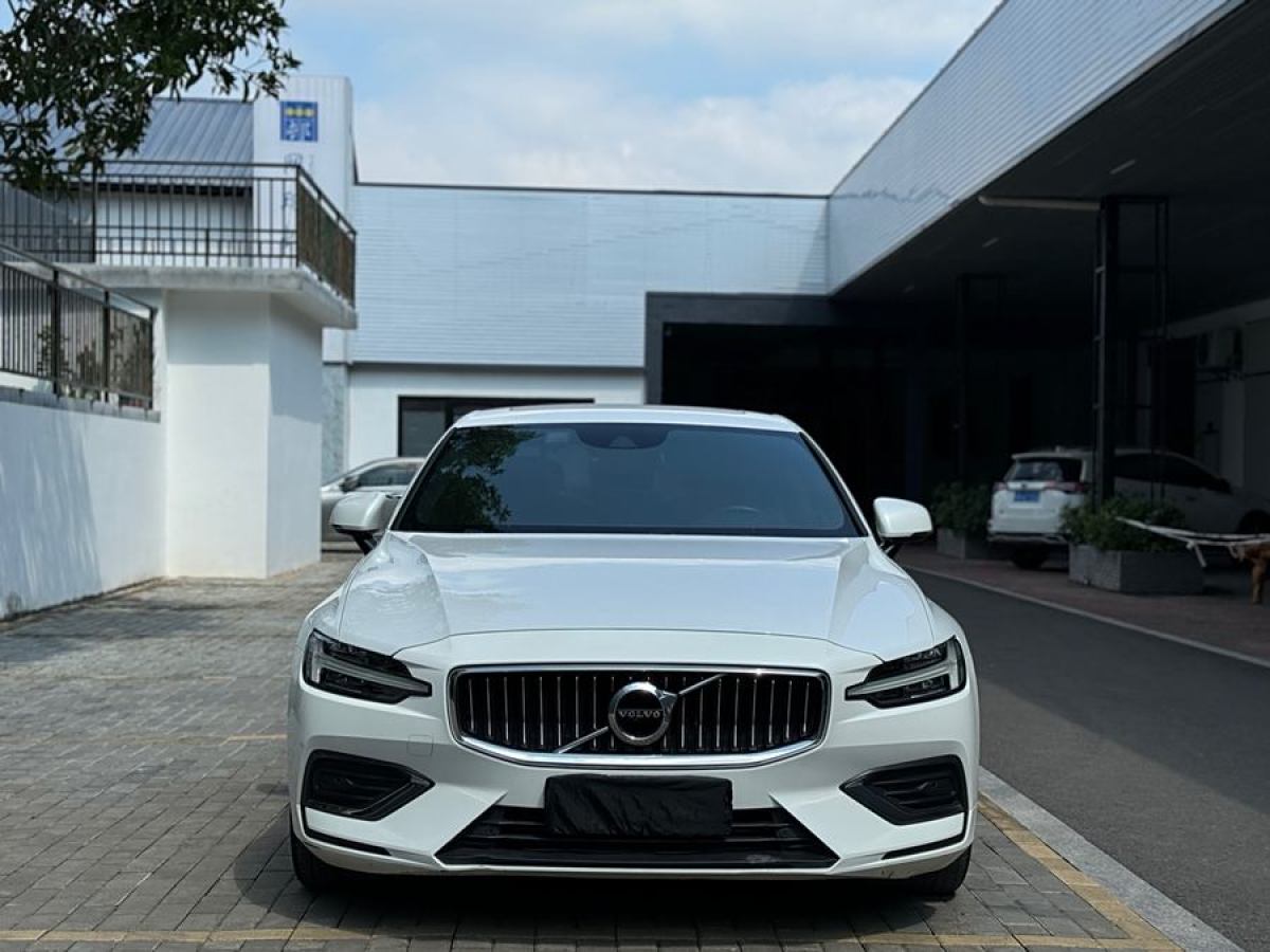 2021年5月沃爾沃 S60L  2021款 T4 智逸豪華版