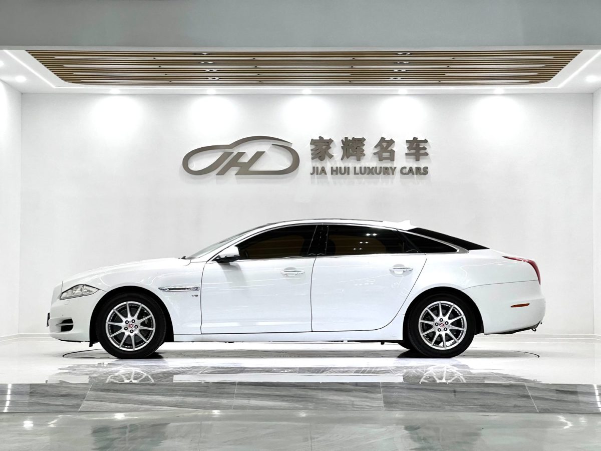 捷豹 XJ  2014款 XJL 2.0T 兩驅(qū)全景商務(wù)版圖片