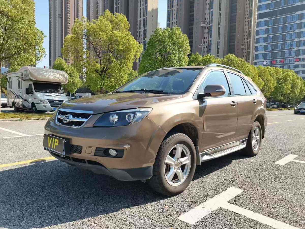 比亞迪 S6  2014款 2.0L 手動(dòng)尊貴型 5座圖片