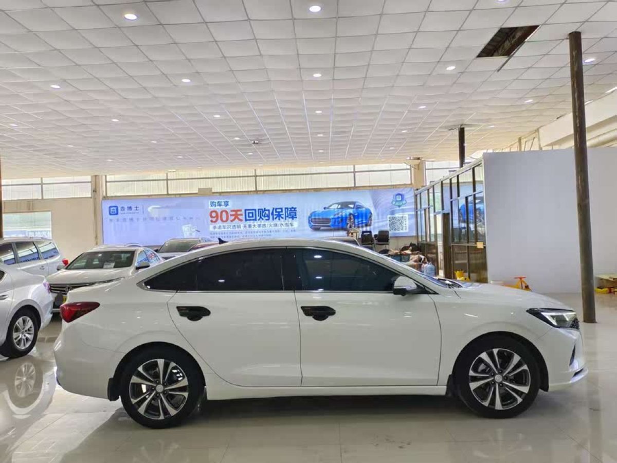 長安 逸動  2020款 PLUS 藍(lán)鯨NE 1.4T GDI DCT旗艦型圖片