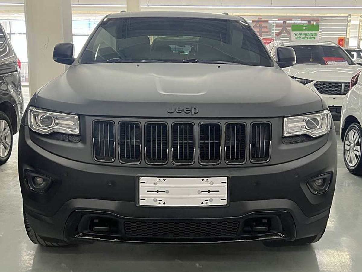 Jeep 大切諾基  2014款 3.0L 舒享導(dǎo)航版圖片