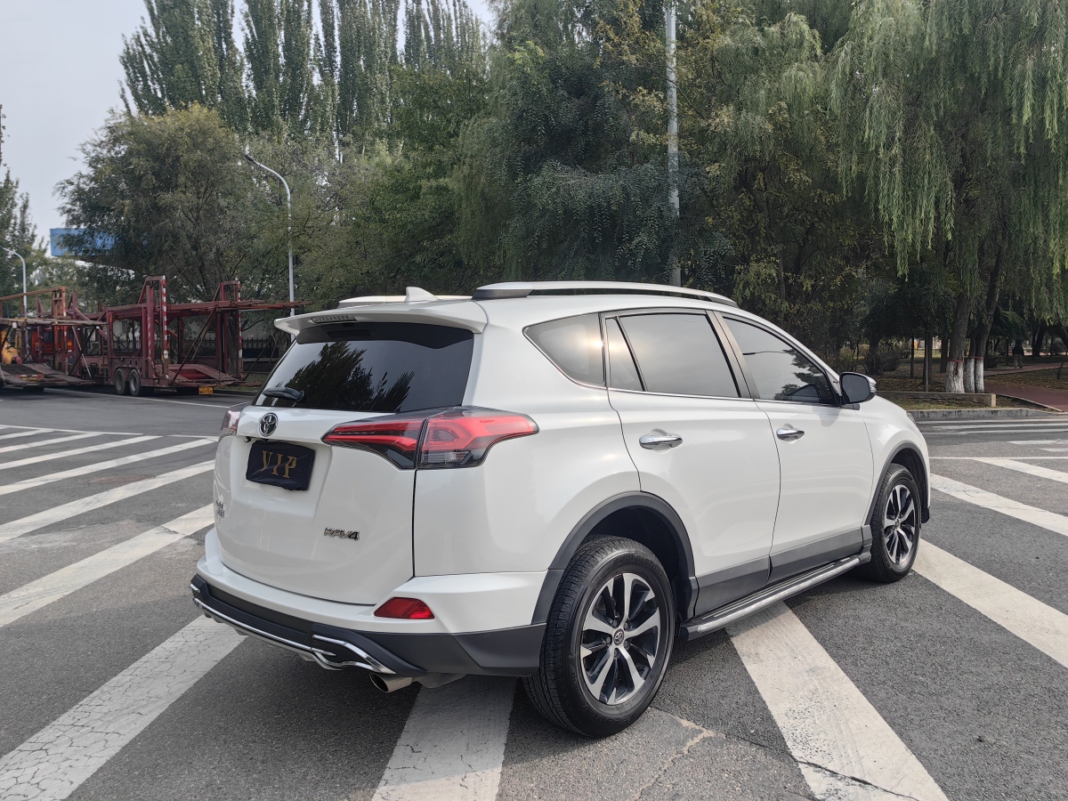 豐田 RAV4  2016款 榮放 2.0L CVT兩驅(qū)風(fēng)尚版圖片