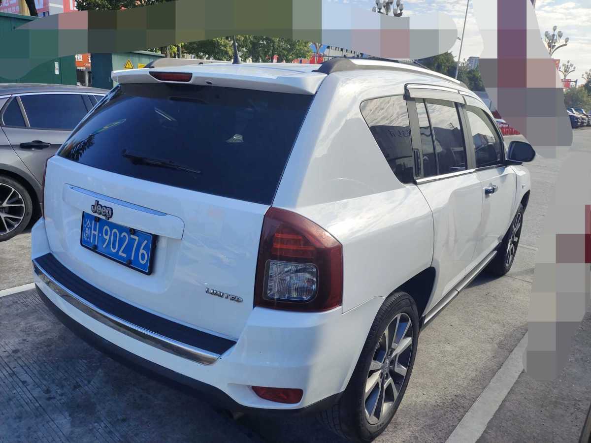 Jeep 指南者  2013款 2.4L 四驅(qū)豪華版圖片