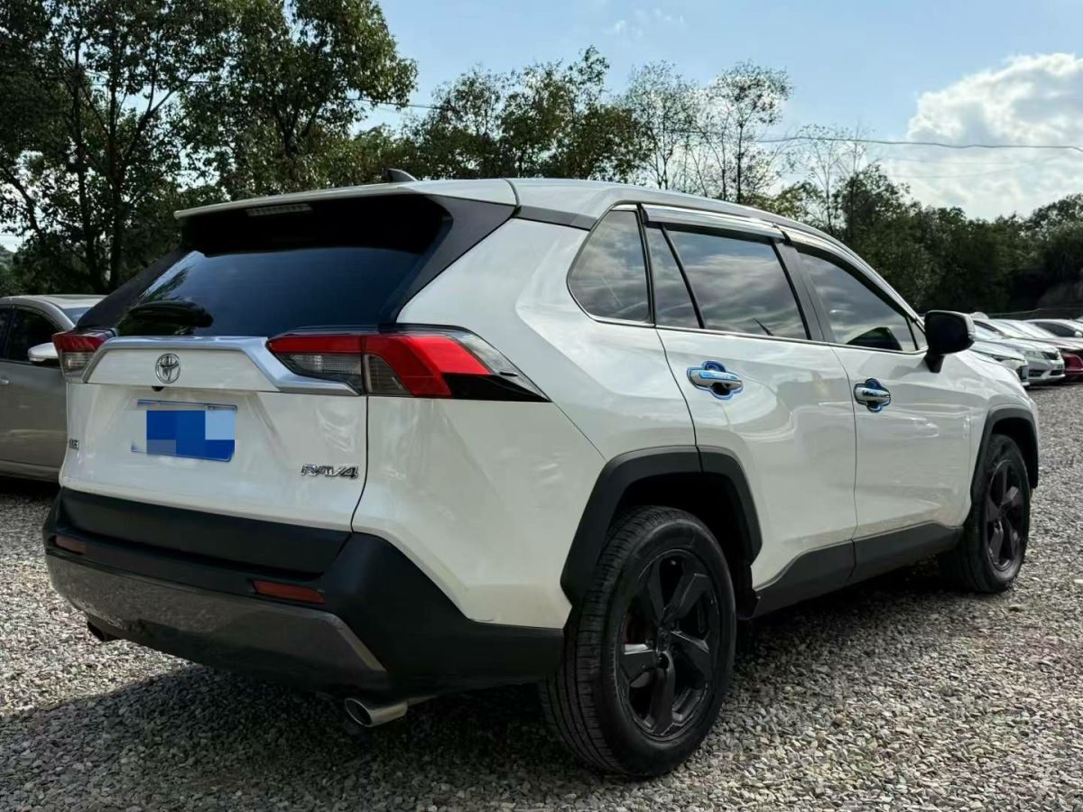 豐田 RAV4榮放  2020款 2.0L CVT兩驅(qū)尊貴版圖片