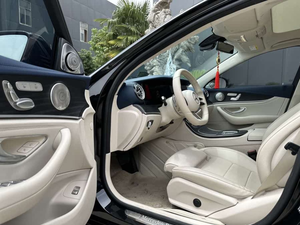 奔馳 奔馳E級  2022款 改款 E 300 L 時尚型圖片