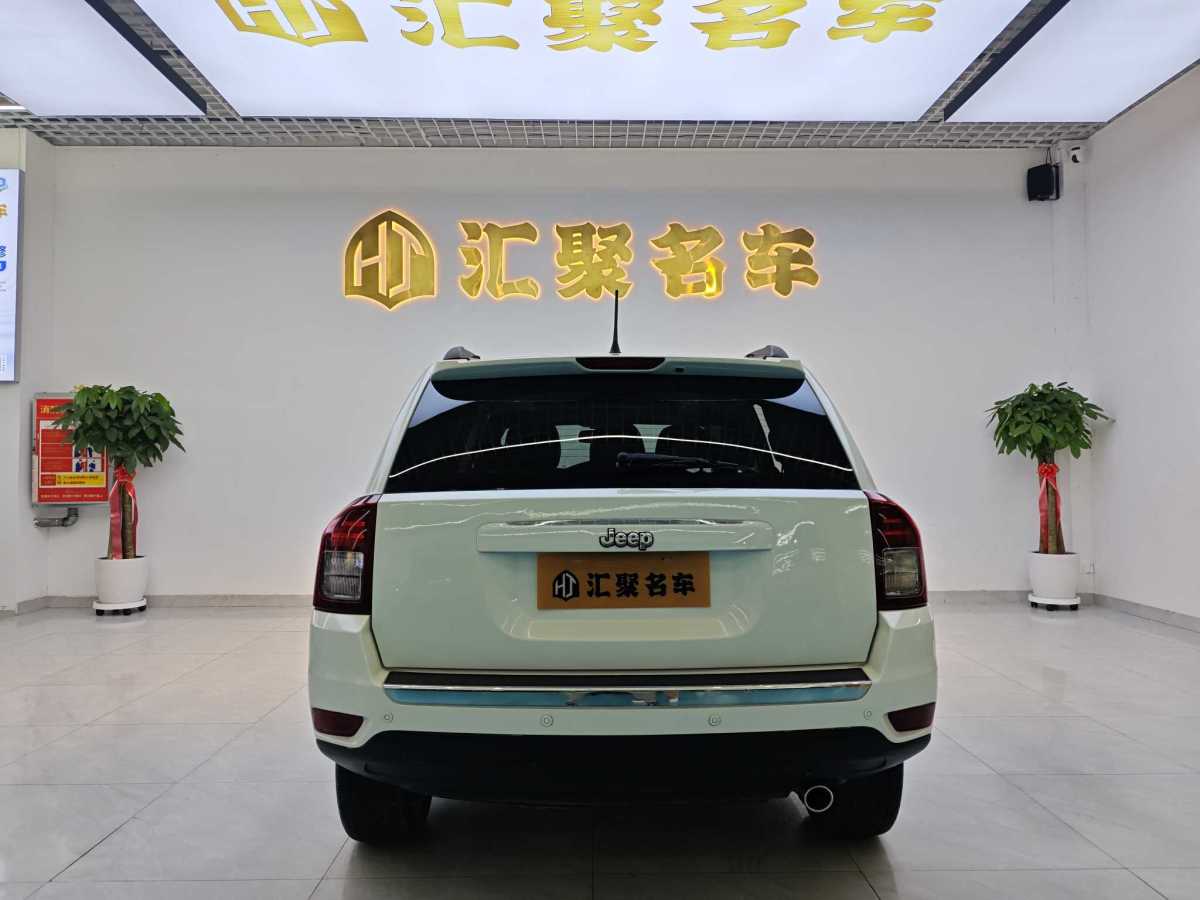 Jeep 指南者  2014款 改款 2.4L 四驅(qū)豪華版圖片