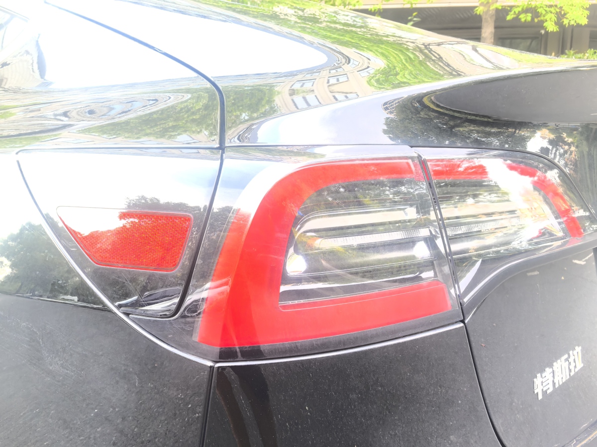 特斯拉 Model 3  2021款 標(biāo)準(zhǔn)續(xù)航后驅(qū)升級版 3D6圖片