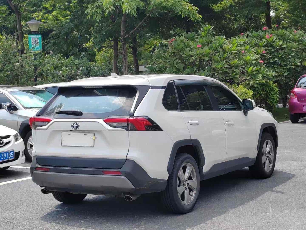 豐田 RAV4榮放  2021款 改款 雙擎 2.5L CVT兩驅(qū)精英版圖片