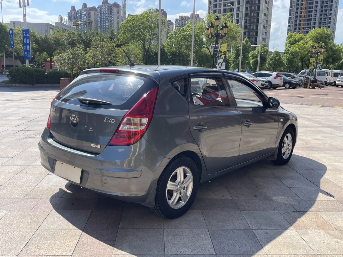 現(xiàn)代 i30  2009款 1.6L 自動(dòng)舒享型圖片