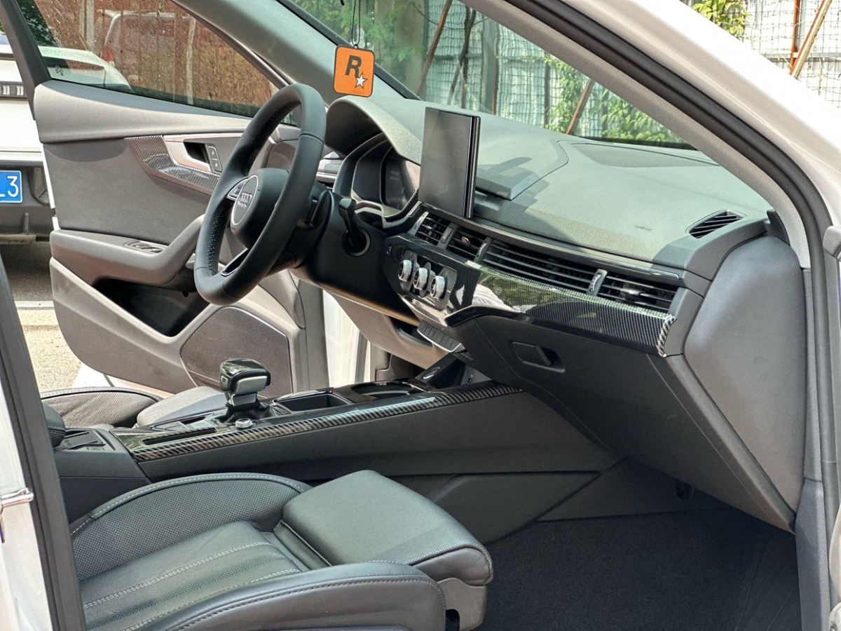 奧迪 奧迪A4L  2022款 40 TFSI 時(shí)尚致雅型圖片