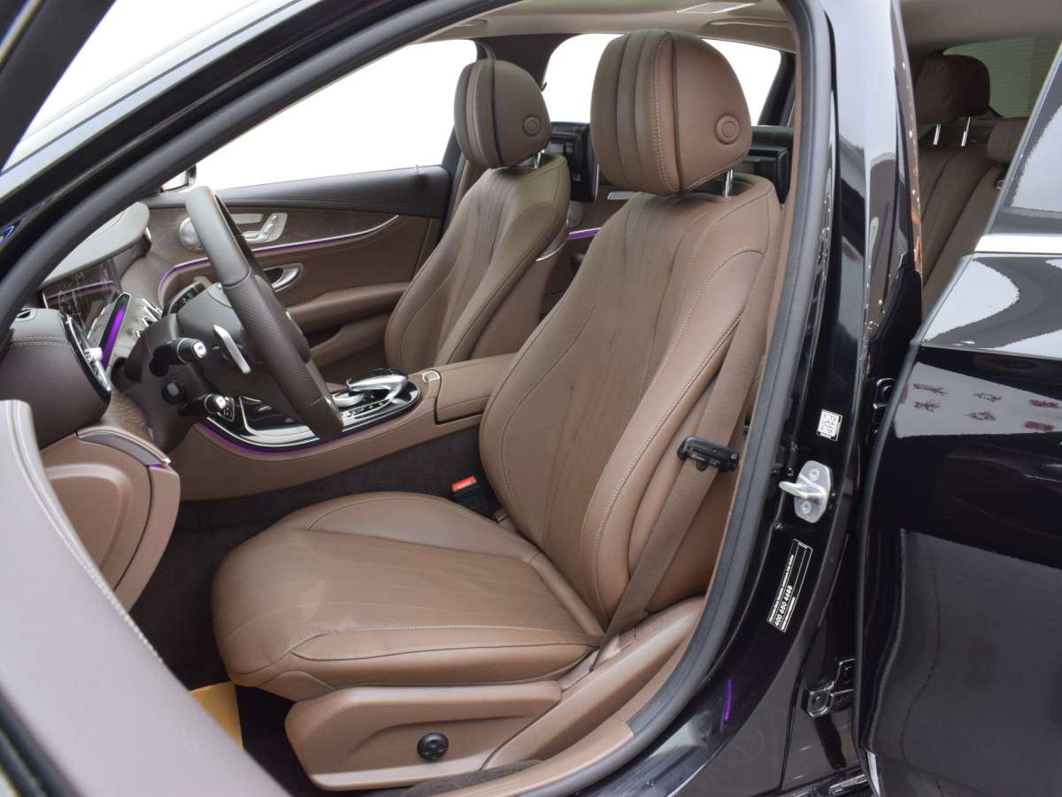 2017年6月奔驰 奔驰E级  2017款 E 300 L 豪华型