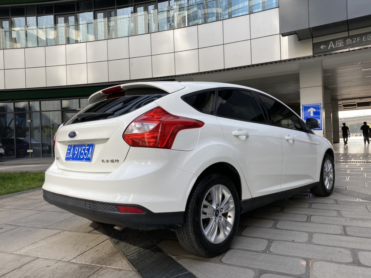 福特 ?？怂? 2012款 兩廂 1.6L 自動(dòng)舒適型圖片