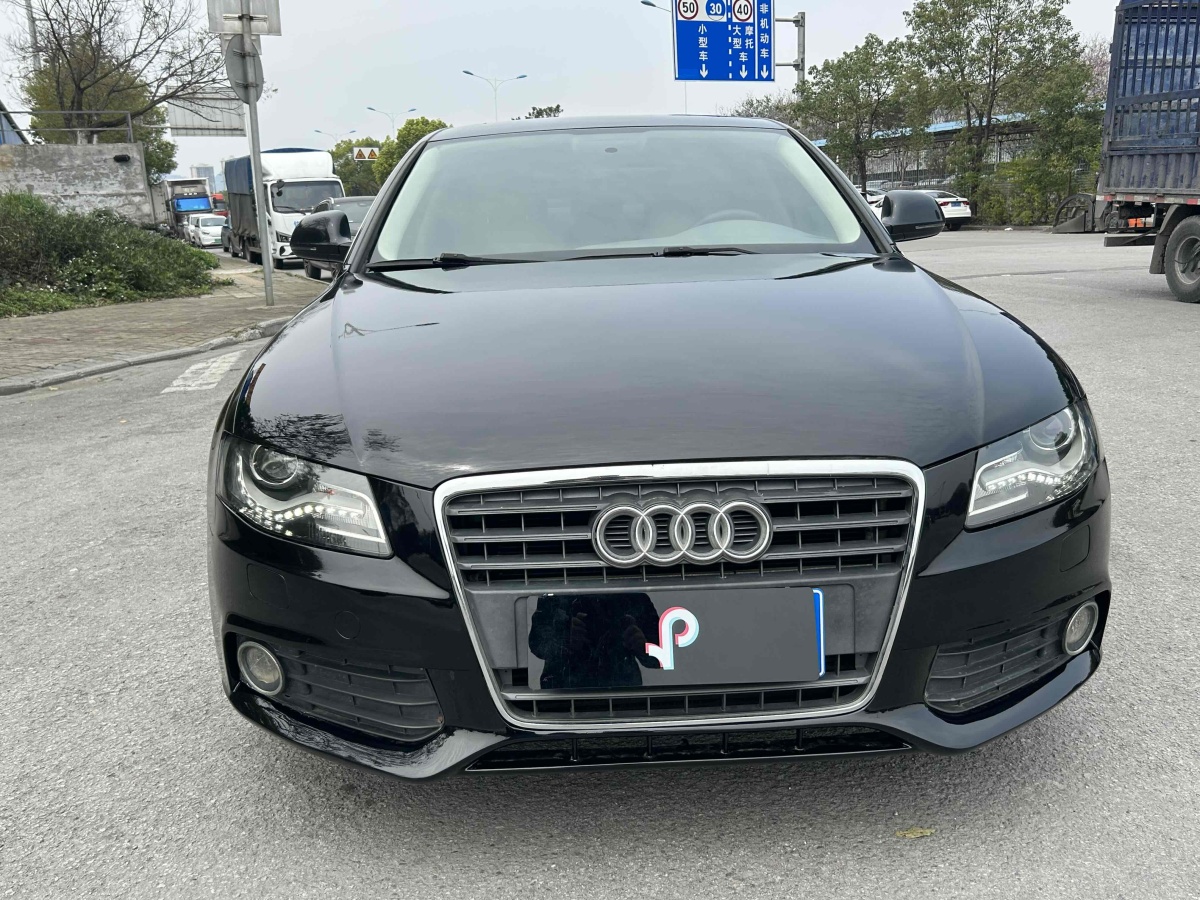 奧迪 奧迪A4L  2013款 35 TFSI 自動標(biāo)準(zhǔn)型圖片