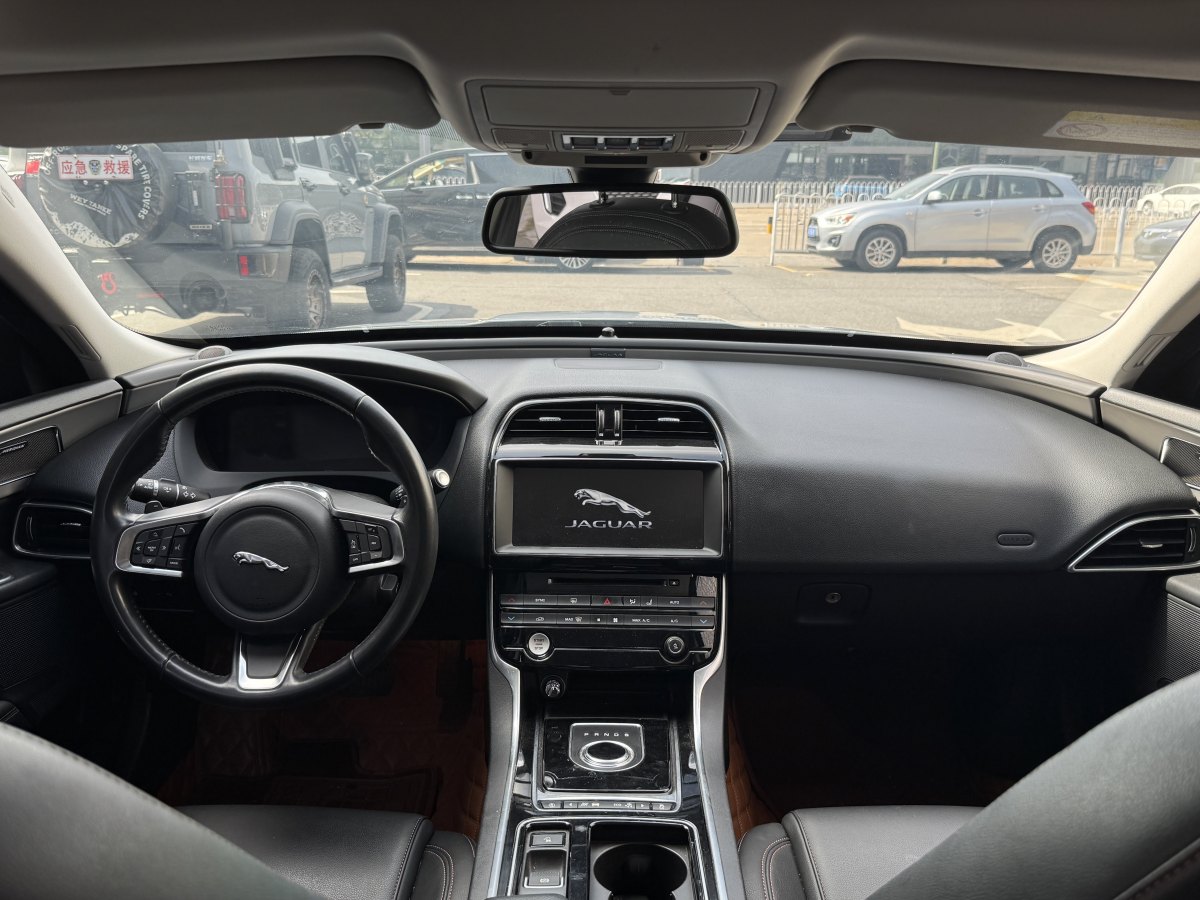 捷豹 XEL  2018款 2.0T 250PS 尊享版圖片