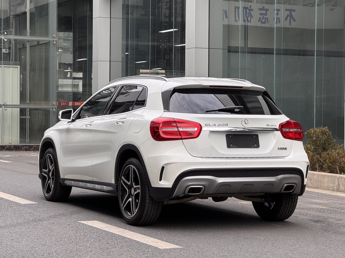 奔馳 奔馳GLA  2016款 GLA 220 4MATIC 豪華型圖片