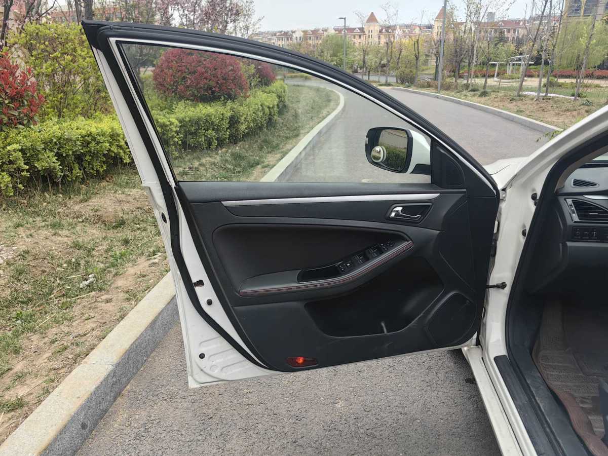奔腾 B70  2014款 2.0L 自动舒适型图片