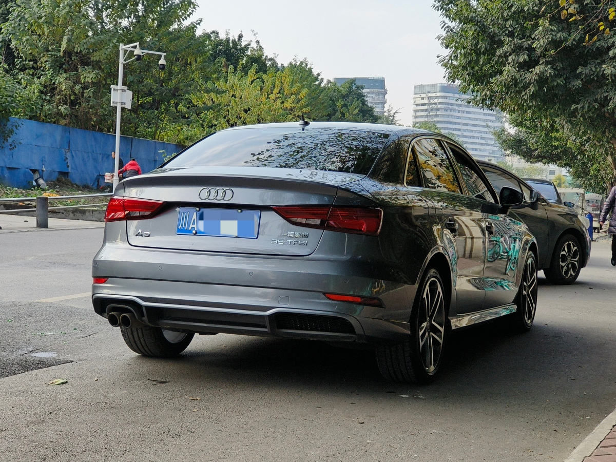 奧迪 奧迪A3  2018款 30周年年型 Limousine 35 TFSI 風(fēng)尚型圖片