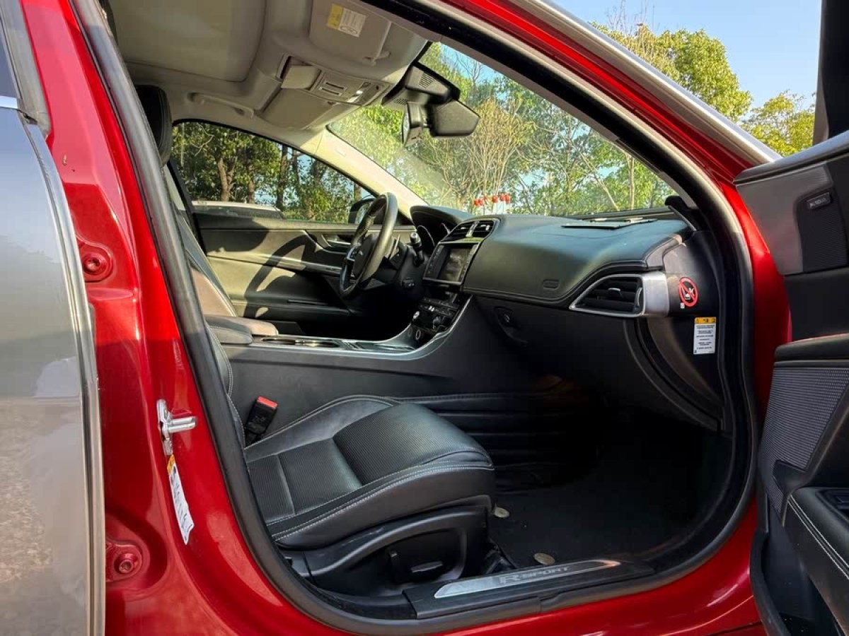 捷豹 XE  2015款 2.0T 240PS R-Sport圖片