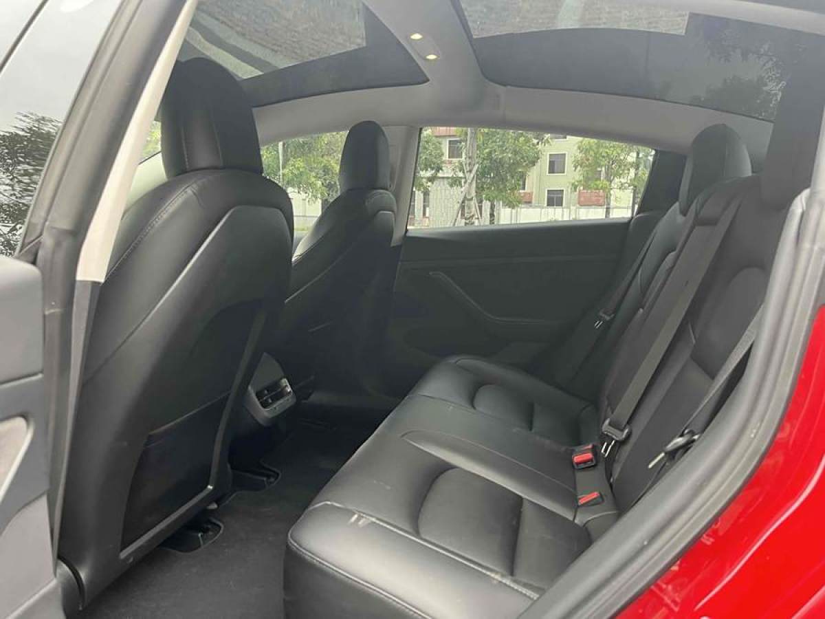 特斯拉 Model 3  2019款 標(biāo)準(zhǔn)續(xù)航后驅(qū)升級版圖片