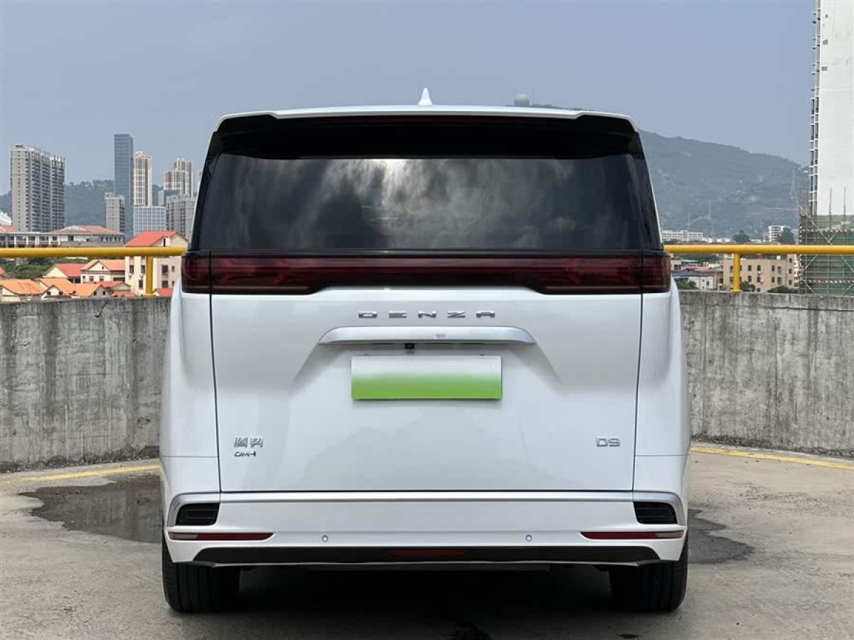 騰勢 騰勢D9  2022款 DM-i 1040 尊貴型圖片