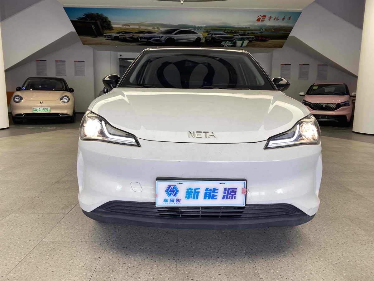 哪吒 哪吒V  2021款 長續(xù)航娛樂版圖片