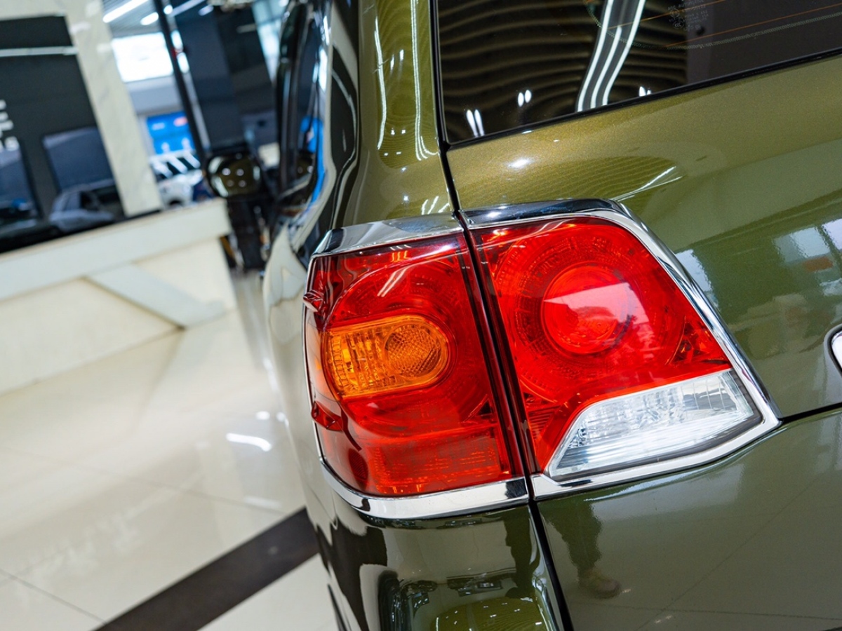 2015款 丰田兰德酷路泽（进口）4.0L V6 中东版图片