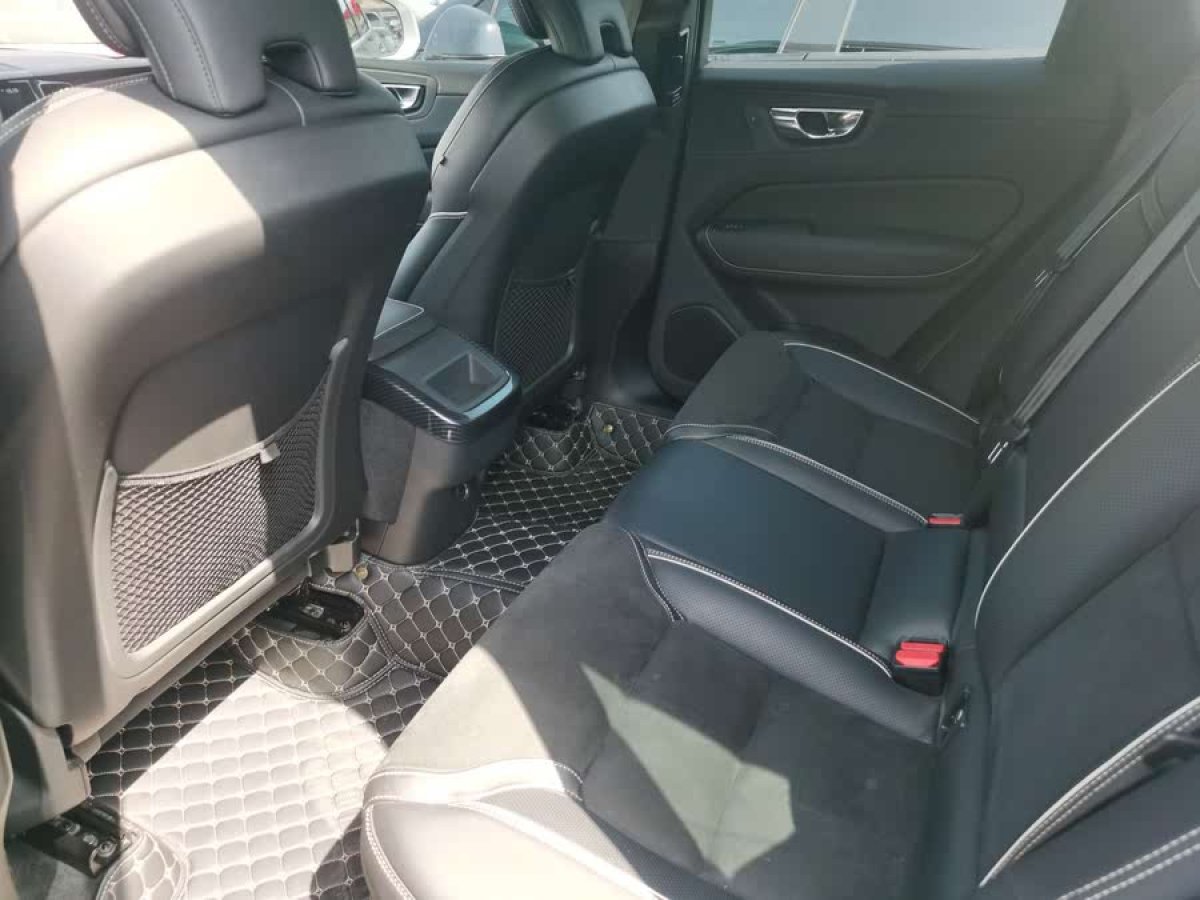 沃爾沃 XC60  2019款 T5 四驅(qū)智遠(yuǎn)運(yùn)動(dòng)版 國VI圖片