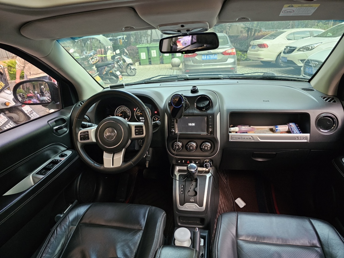 2015年8月Jeep 指南者  2015款 2.0L 两驱运动版