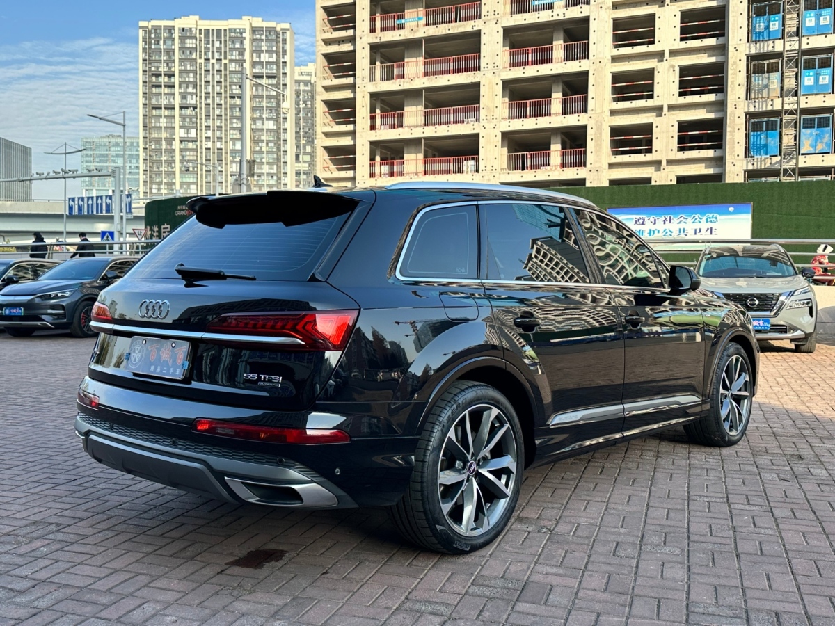 奧迪 奧迪Q7  2021款 55 TFSI quattro S line運(yùn)動(dòng)型圖片