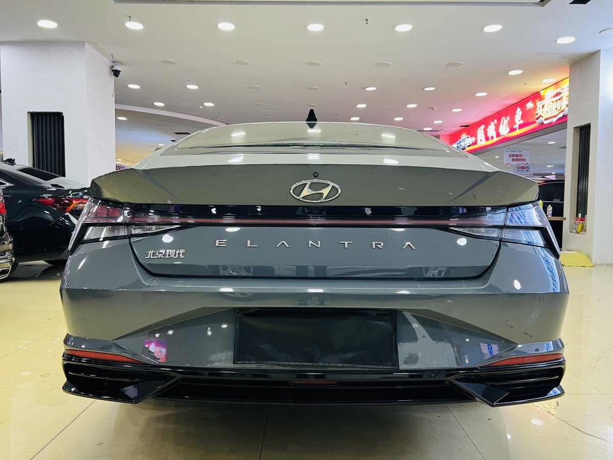 現(xiàn)代 伊蘭特  2021款 1.5L LUX尊貴版圖片