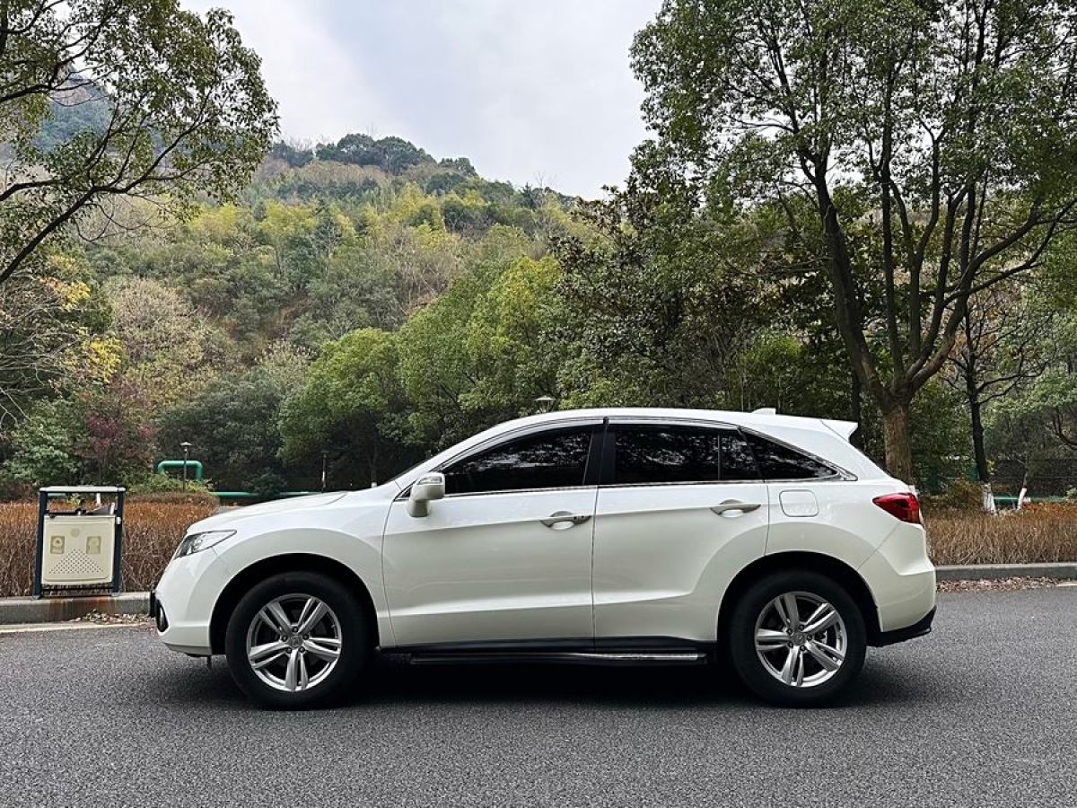 謳歌 RDX  2013款 3.0L 兩驅(qū)精英版圖片