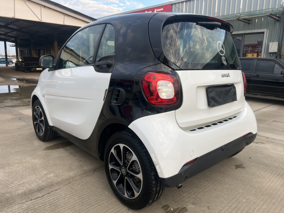 2017年10月smart fortwo  2018款 1.0L 52千瓦硬頂激情版