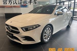 奔馳A級(jí) 奔馳 改款 A 200 L 運(yùn)動(dòng)轎車動(dòng)感型