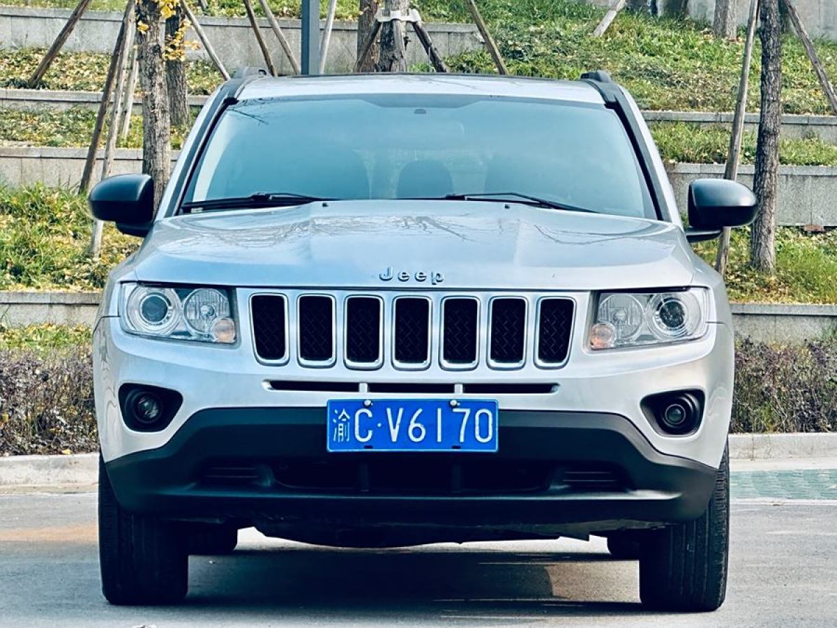 Jeep 指南者  2011款 2.4L 四驅(qū)70周年限量版圖片