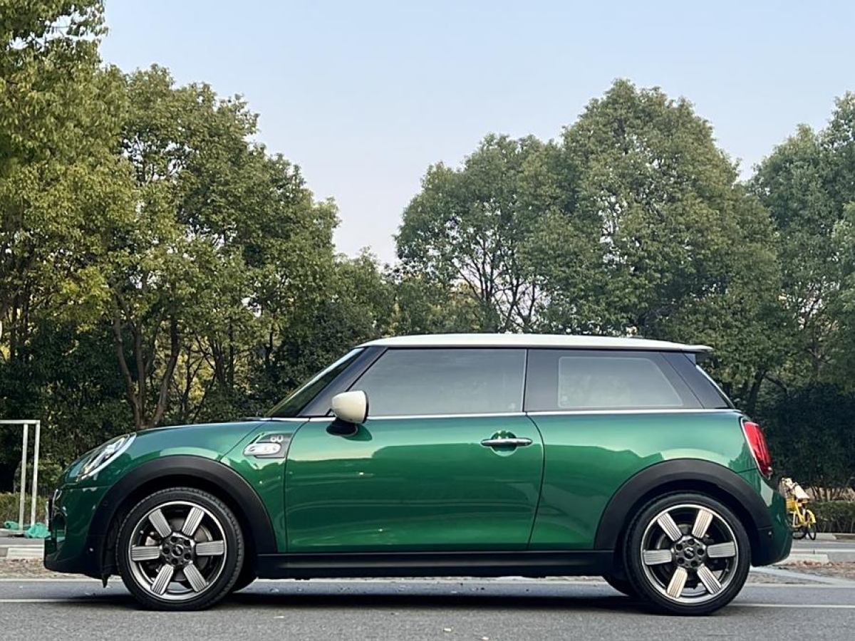 MINI MINI  2019款 2.0T COOPER S 經(jīng)典派圖片