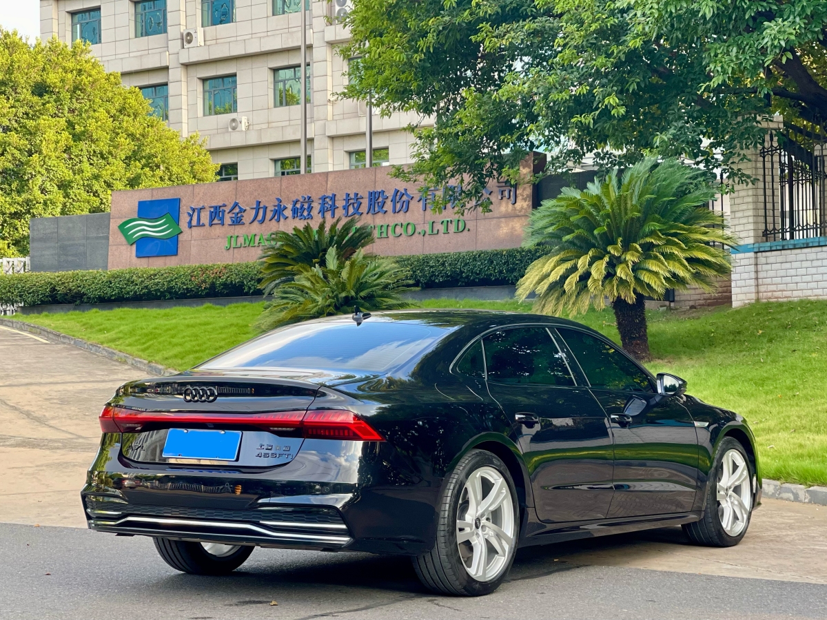 奧迪 奧迪A7L  2022款 45 TFSI S-line 筑夢(mèng)未來(lái)版圖片