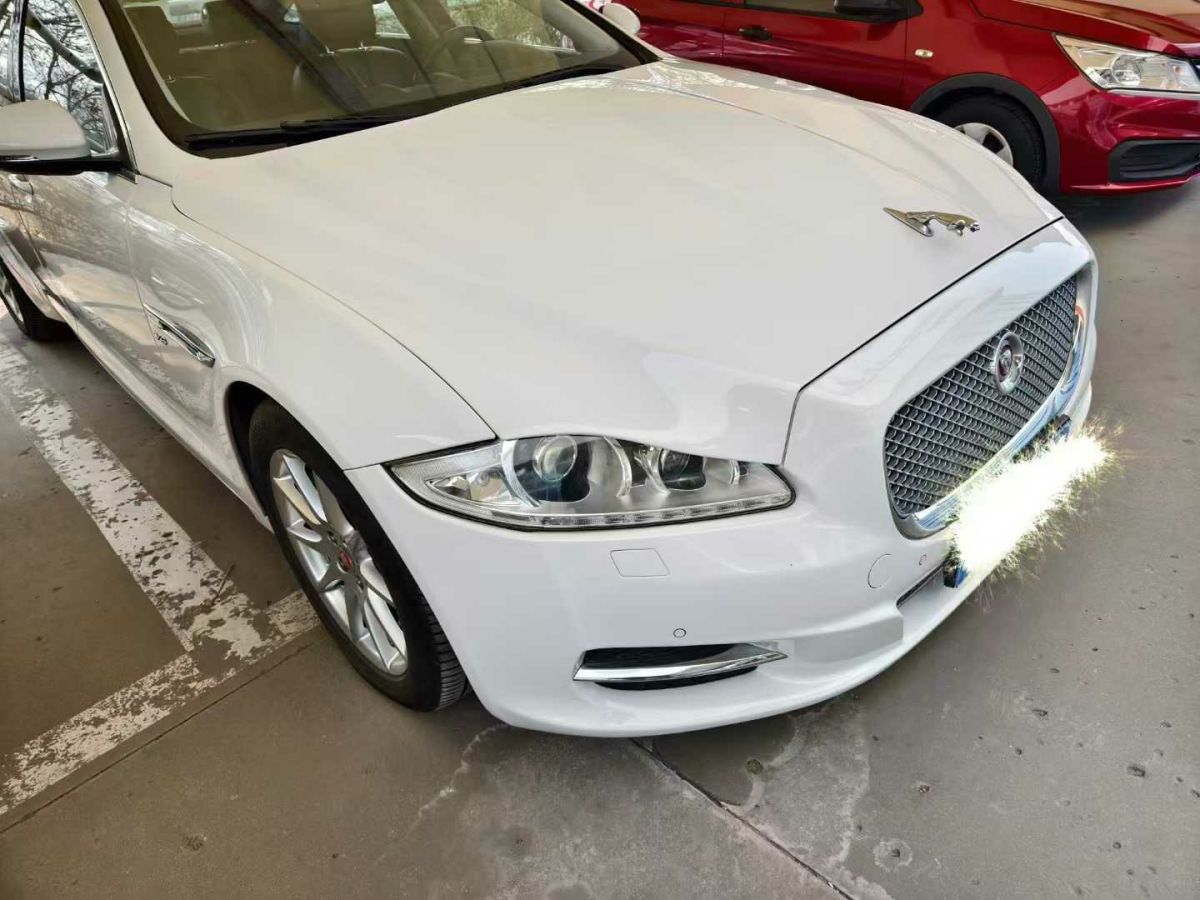 捷豹 XJ  2014款 XJL 3.0 SC 兩驅(qū)全景商務(wù)版圖片